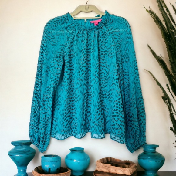 Lilly Pulitzer Caline Teal Bay Silk Swirl Clip Glitter
Color Teal Bay Glitter - Picture 9 of 12